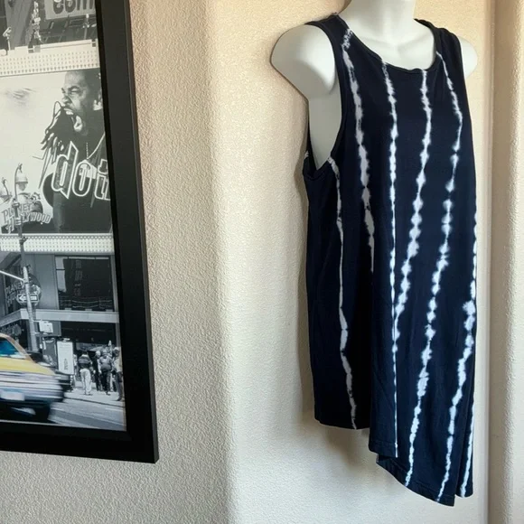 CHAPS DENIM Ralph Lauren navy/white tie dye tank, side slit, asymmetrical hem. M - Picture 3 of 16
